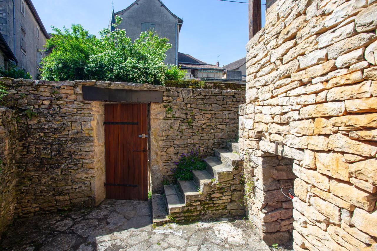 Maison En Pierres Au Coeur Du Village Medieval De Villeneuve Экстерьер фото