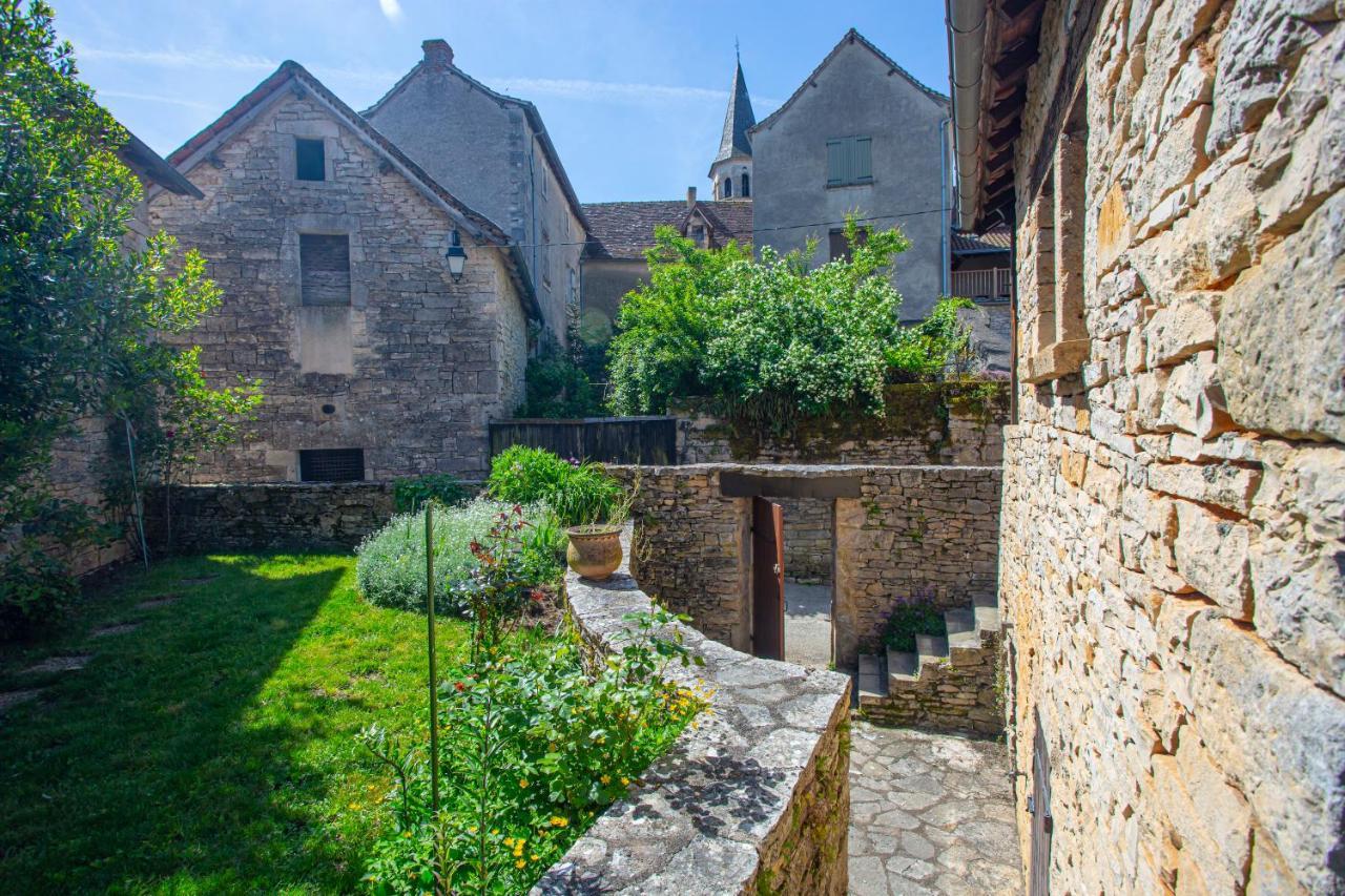 Maison En Pierres Au Coeur Du Village Medieval De Villeneuve Экстерьер фото