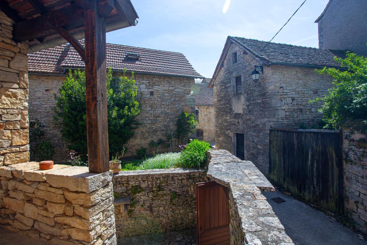 Maison En Pierres Au Coeur Du Village Medieval De Villeneuve Экстерьер фото