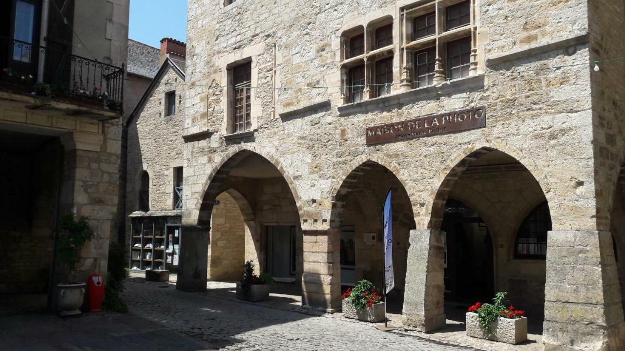 Maison En Pierres Au Coeur Du Village Medieval De Villeneuve Экстерьер фото